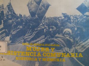 The cover of the 1986 THOA publication Mujer y resistencia comunaria: Historia y memoria. 
